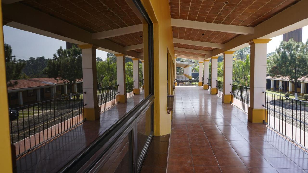 Zafra Hotel Реталхулеу Екстериор снимка